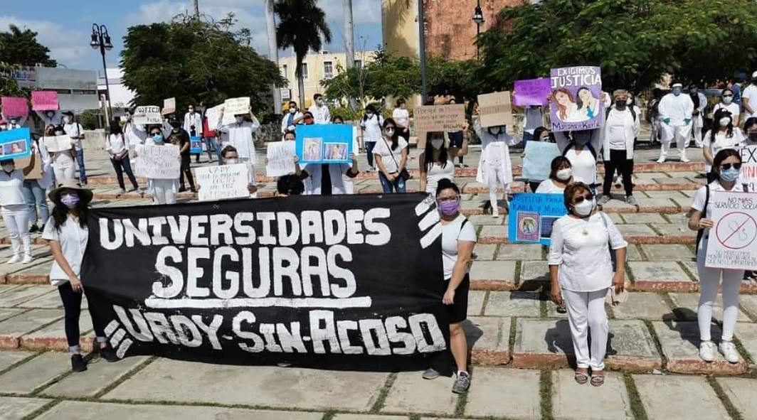 'Exigimos cambios en las formas en la que se efectúa el servicio social en medicina': estudiantes